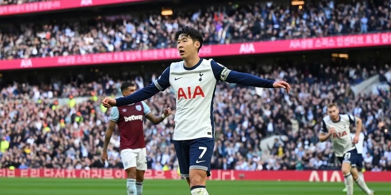 Son đánh dấu sự trở lại sau chấn thương bằng 1 bàn thắng vào lưới West Ham 